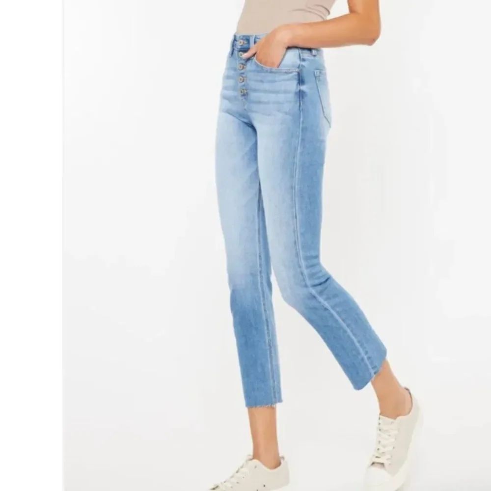 Kancan Priscilla High Rise Slim Straight in Medium Wash 27